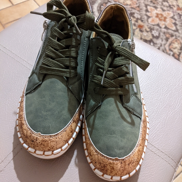 Retro- Vintage Shoes - Picture 7 of 7